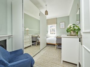 Bedroom- click for photo gallery